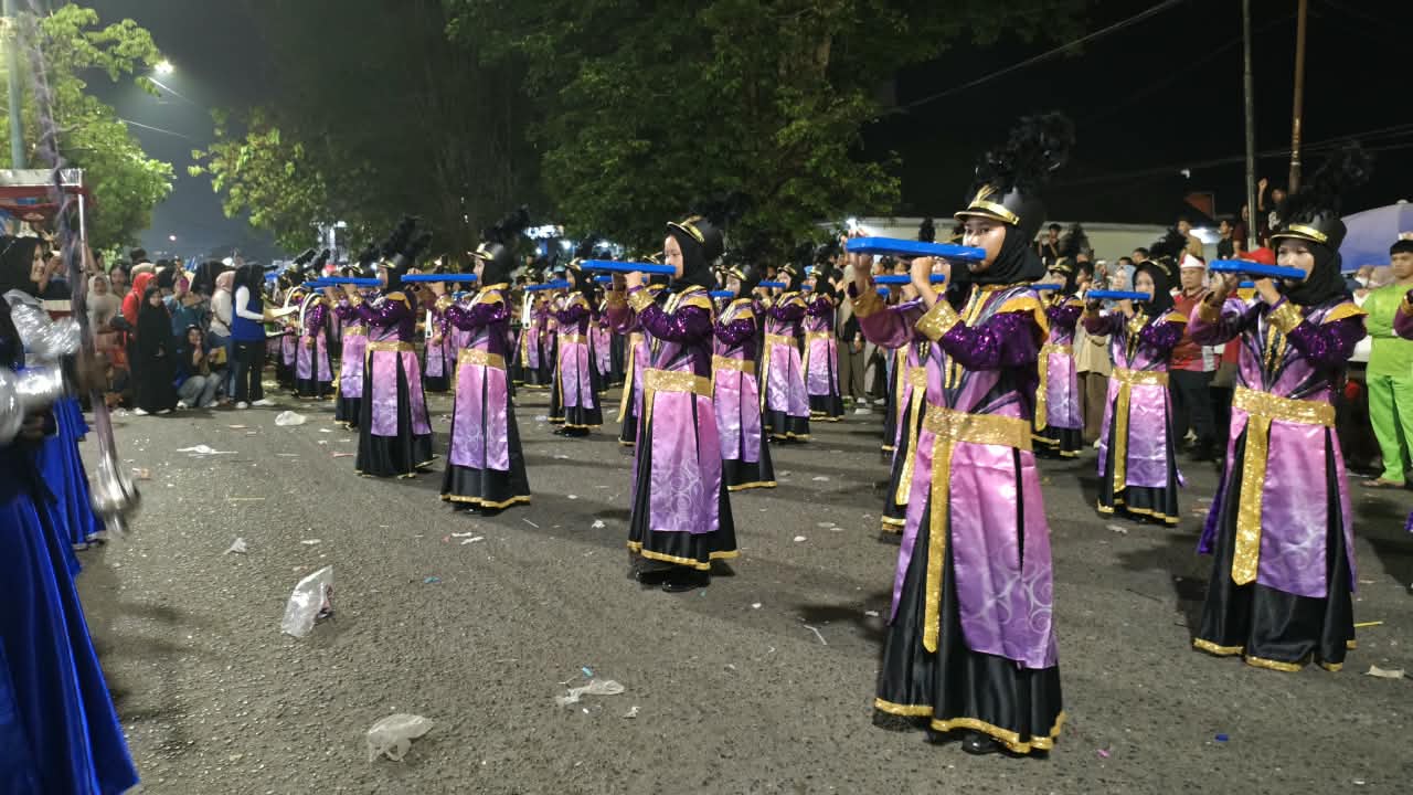 Tampil di depan Panggung Kehormatan