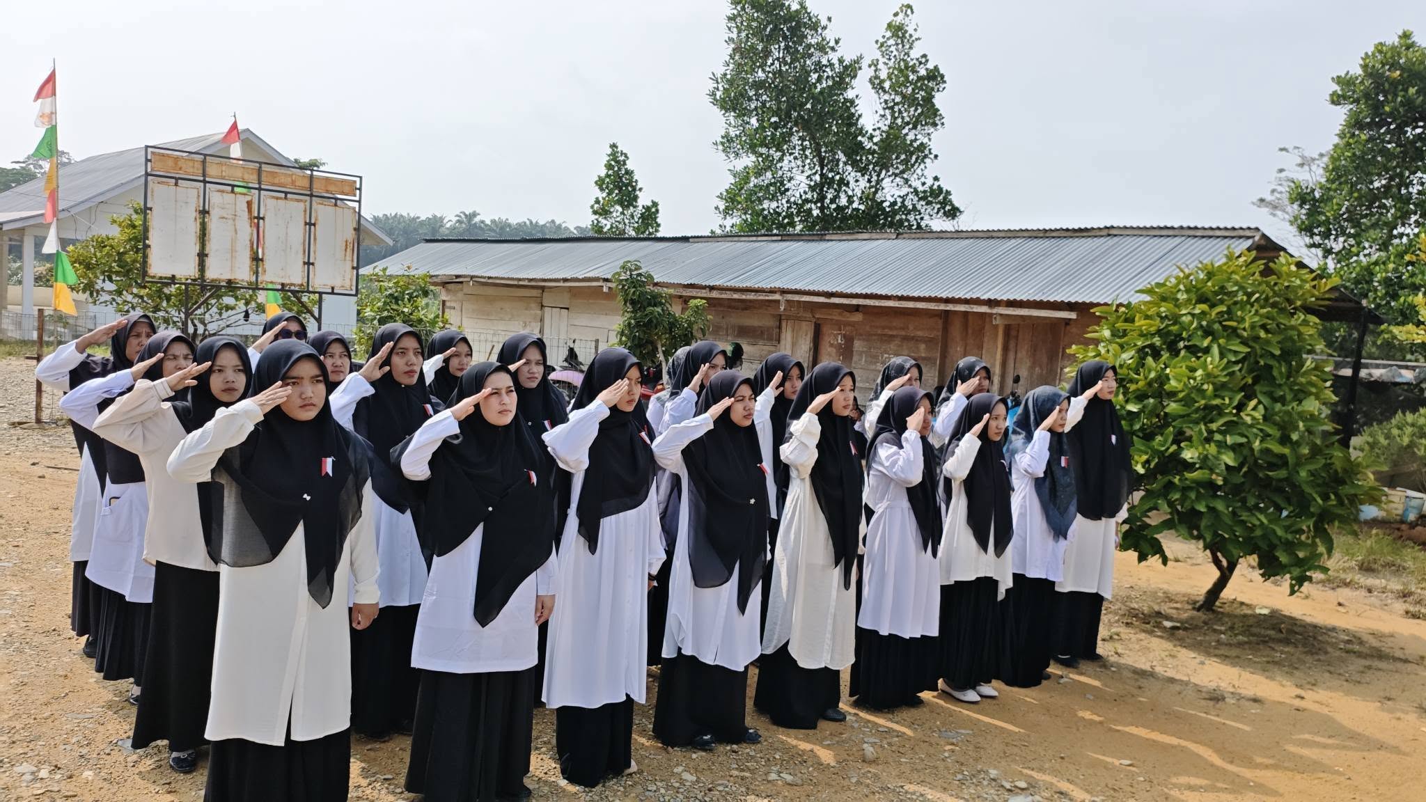 Dokumentasi Upacara Bendera 17 Agustus di Ponpes Syaikh Daud Al Masrur